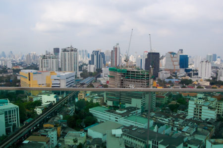 ビルの屋上から