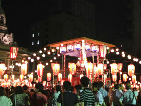 築地本願寺の盆踊り