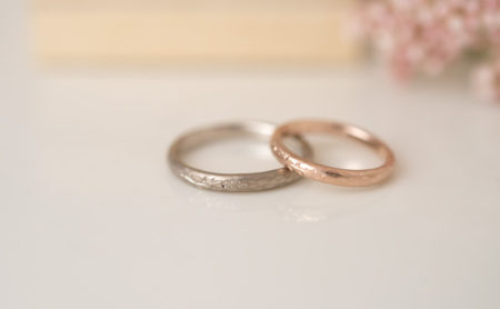 波ラインのK18WG結婚指輪