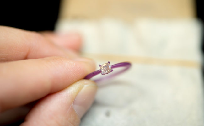 ピンクナチュラルダイヤモンドの婚約指輪