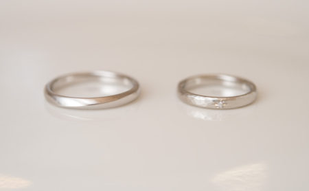 デザインの異なるプラチナ結婚指輪