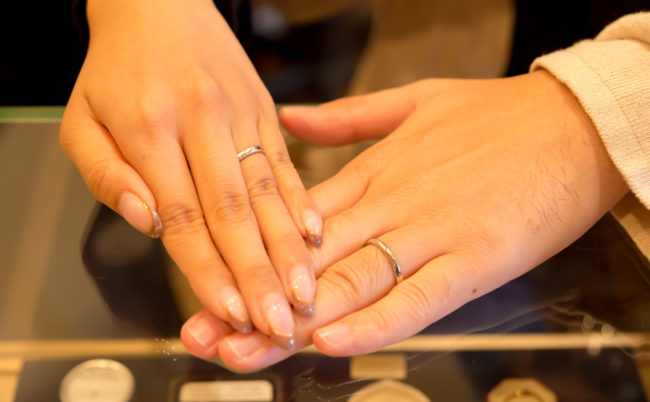 デザインの異なるプラチナ結婚指輪