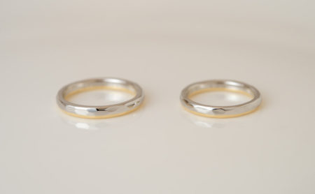 プラチナとゴールドのコンビ結婚指輪