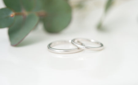 柔らかでシンプルなプラチナの結婚指輪