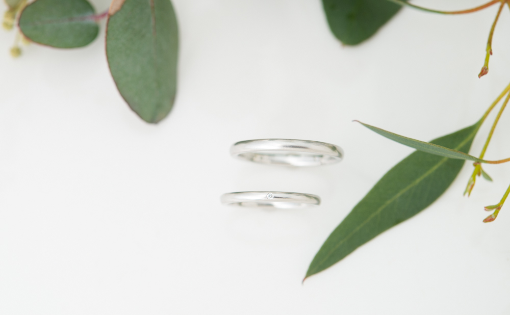柔らかでシンプルなプラチナの結婚指輪