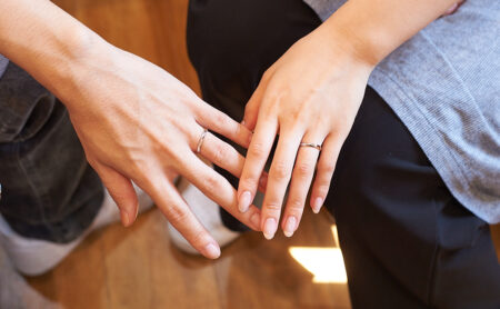 ふたりでつくる結婚指輪 - 2つの捻りが入ったプラチナ結婚指輪