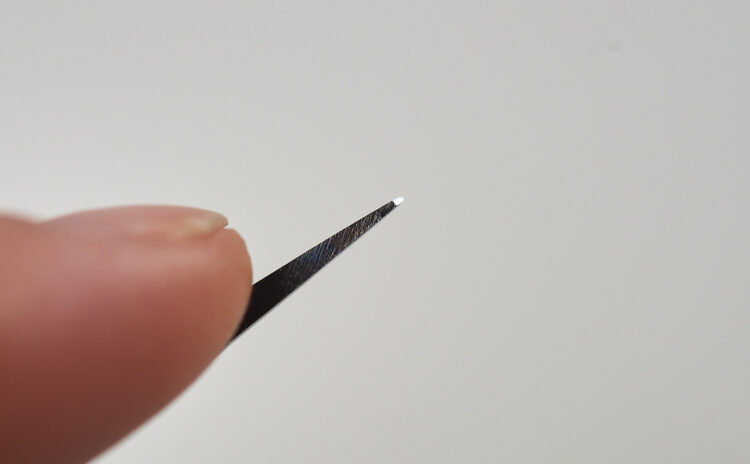 加工した赤タガネ