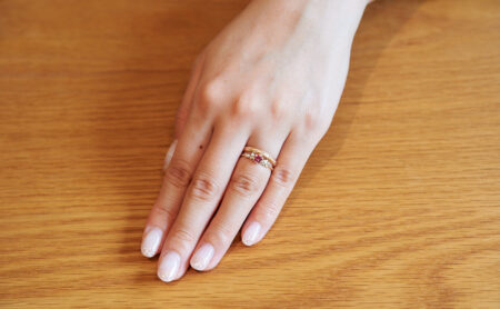 ピンクスピネルとダイヤモンドのブーケリング