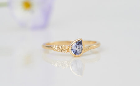 バイカラーサファイア 露草 K18YGブーケリング